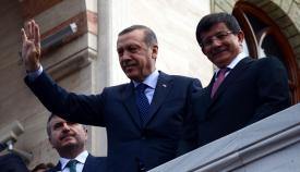 Ταγίπ Ερντογάν και Αχμέτ Νταβούτογλου, το τουρκικό παρα-ισλαμιστικό δίδυμο εξουσίας.